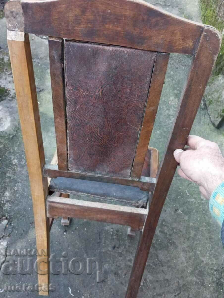 Auction Old wooden chair Auction Old wooden chair