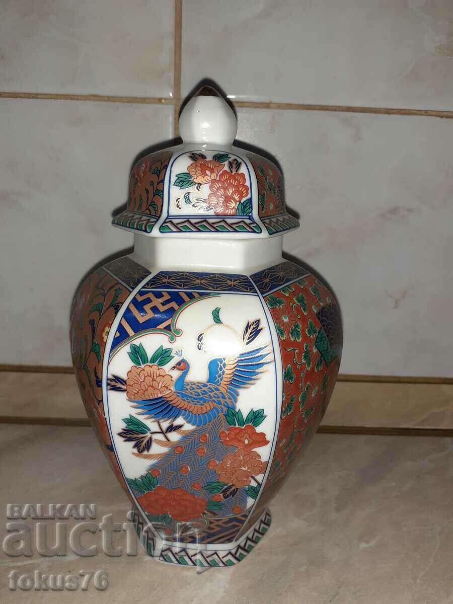 Beautiful jar with lid - Japanese porcelain mark
