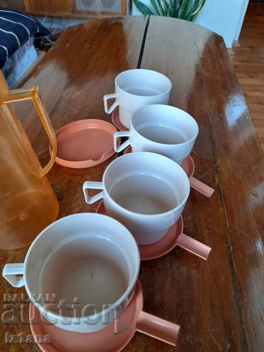 Delivery of Old Travel Set Jug with Cups Delivery of Old Travel Set Jug with Cups