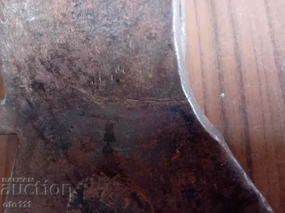 Delivery of OLD LARGE RUSSIAN AX Delivery of OLD LARGE RUSSIAN AX