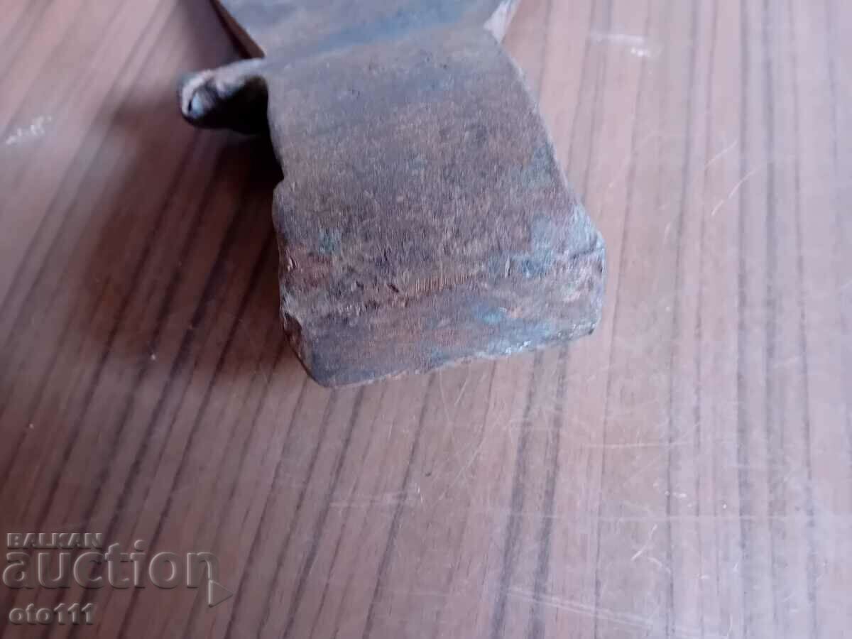 OLD LARGE RUSSIAN AX - 5 OLD LARGE RUSSIAN AX - 5