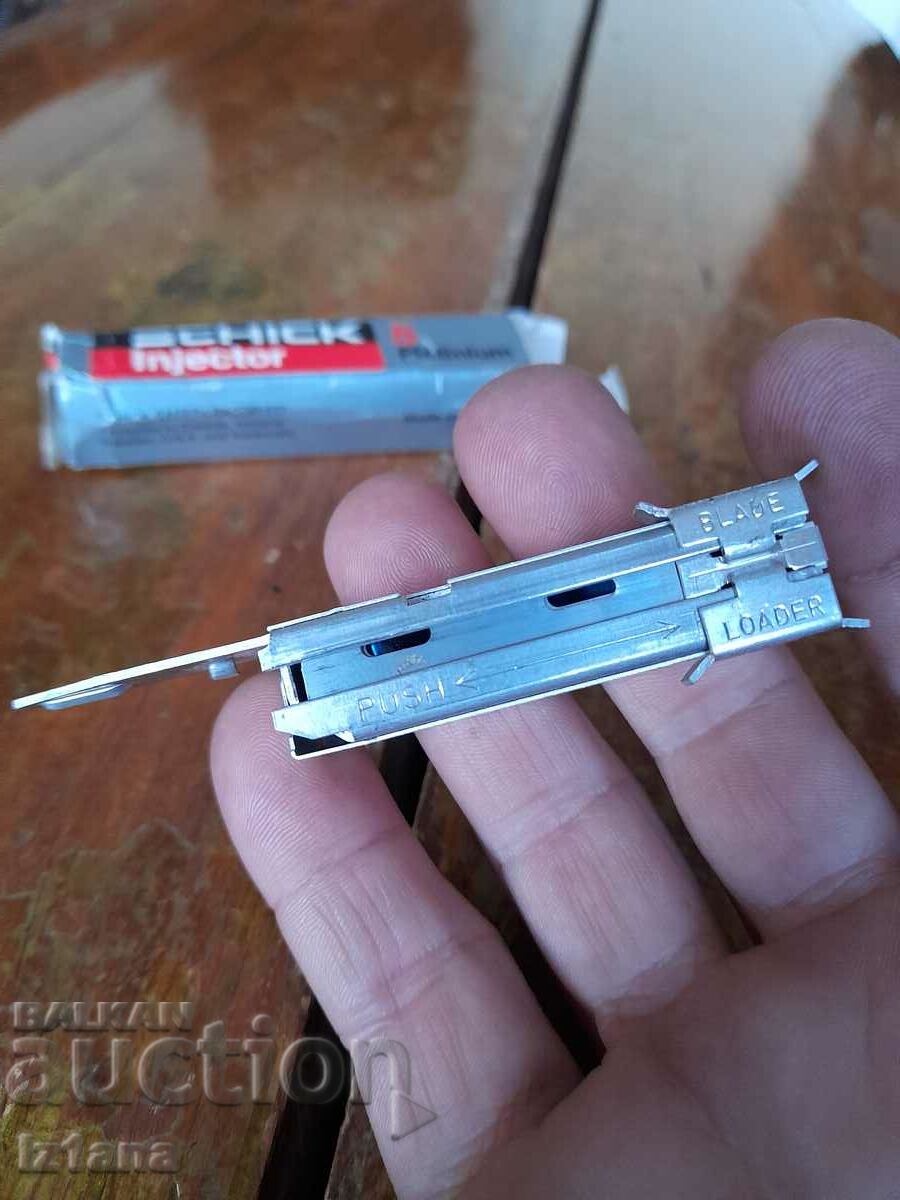 Delivery of Old SCHICK razor blades Delivery of Old SCHICK razor blades