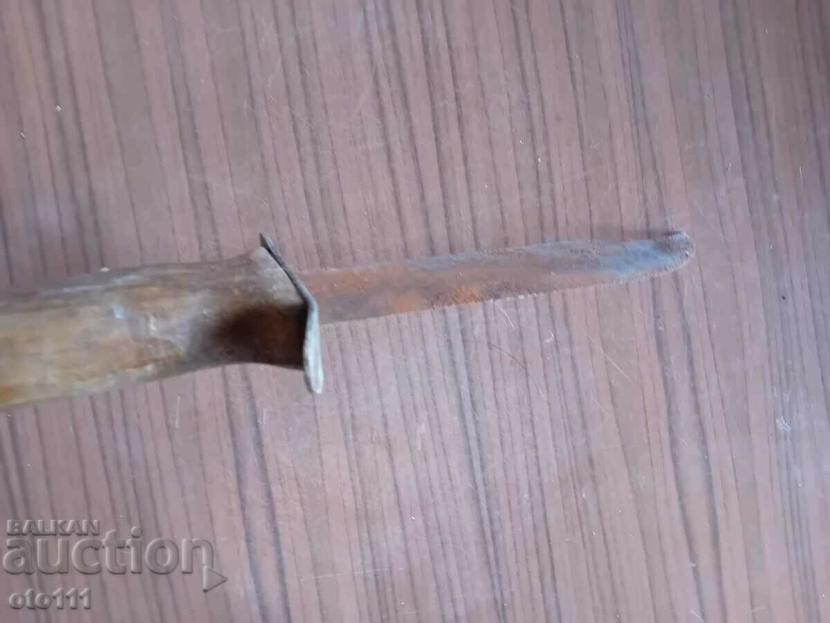 OLD SOLID KNIFE - 5 OLD SOLID KNIFE - 5