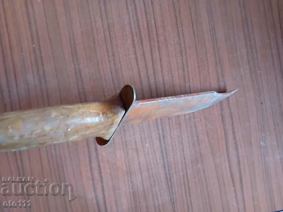 OLD SOLID KNIFE - 6 OLD SOLID KNIFE - 6