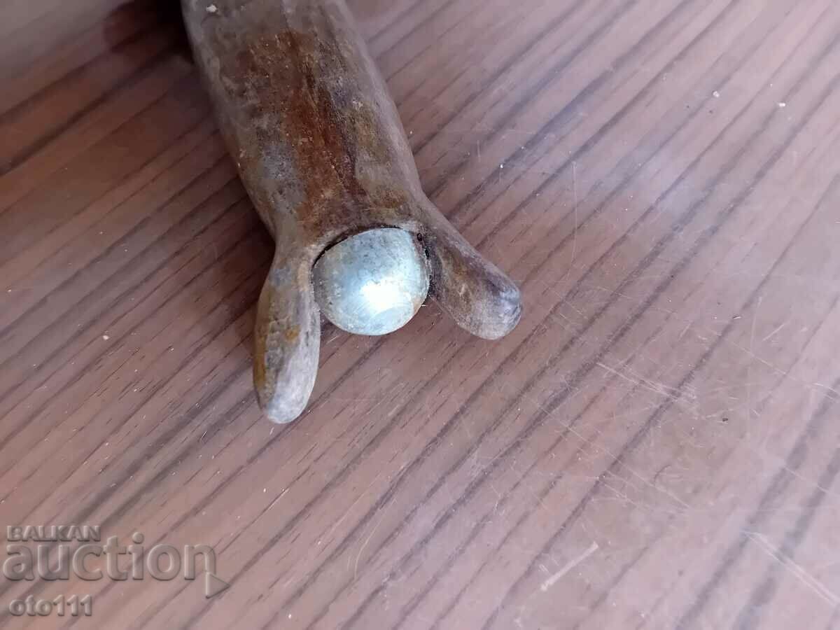 OLD SOLID KNIFE - 7 OLD SOLID KNIFE - 7