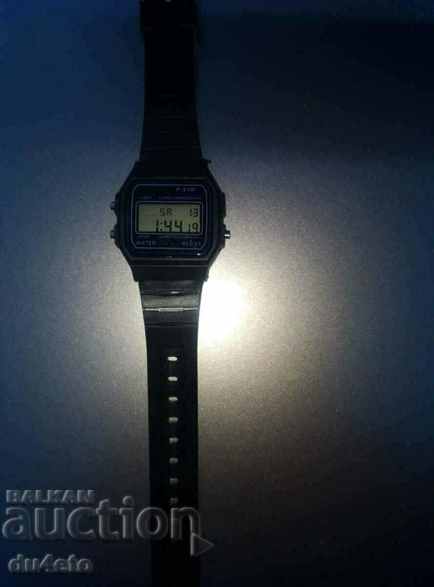 Auction Men's wristwatch F-91W, time, date, chronometer, alarm, ca Auction Men's wristwatch F-91W, time, date, chronometer, alarm, ca