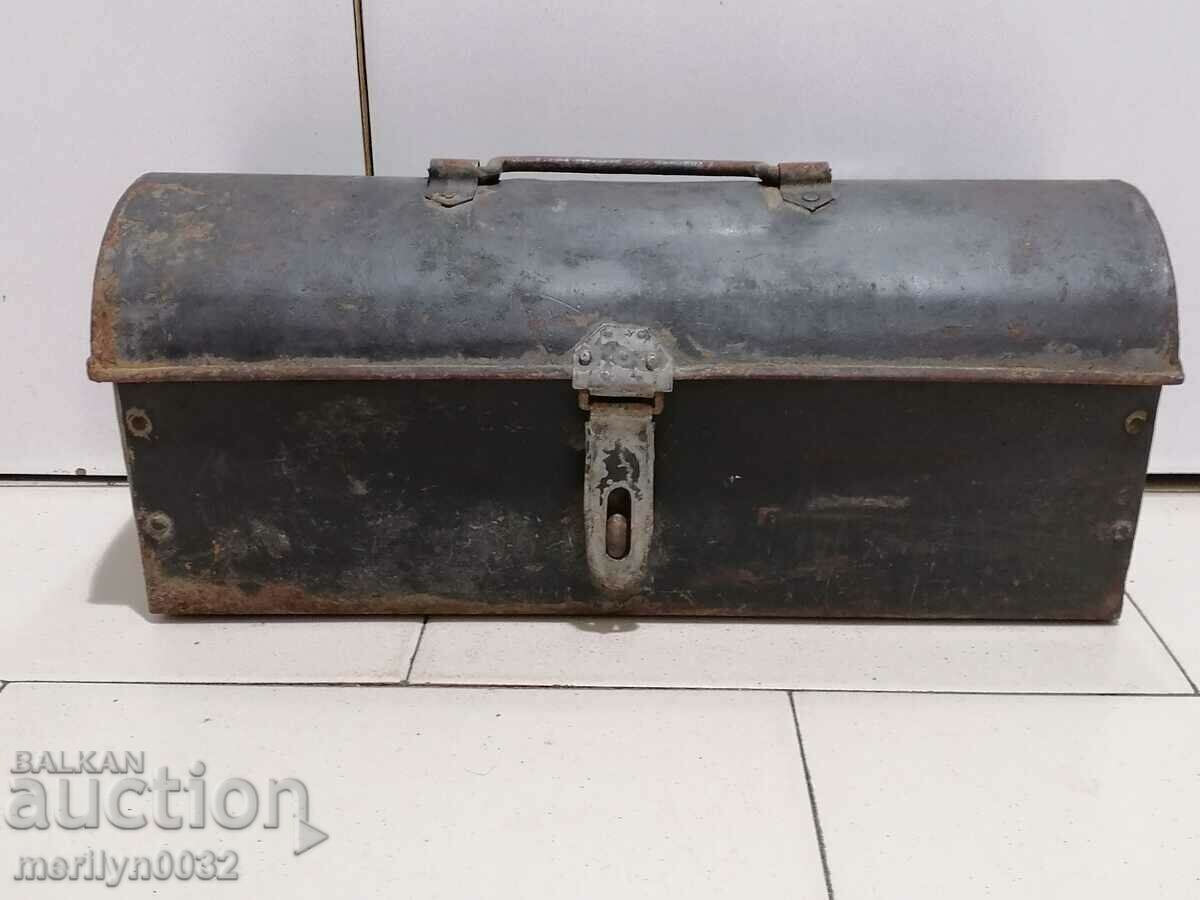 WW1 WW2 Armored Car Tool Box with price 78.00 BGN | € 39.88 WW1 WW2 Armored Car Tool Box with price 78.00 BGN | € 39.88