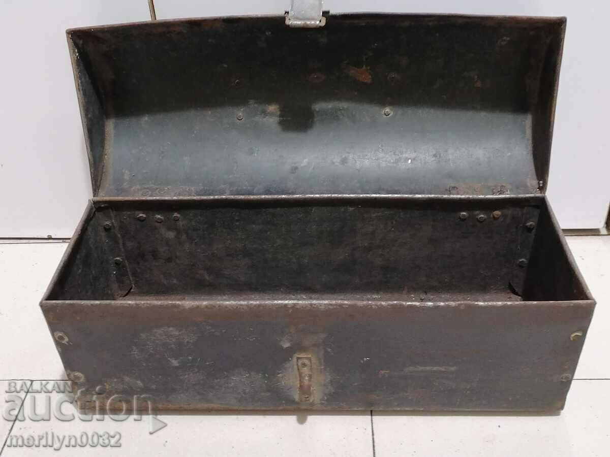 Delivery of WW1 WW2 Armored Car Tool Box Delivery of WW1 WW2 Armored Car Tool Box