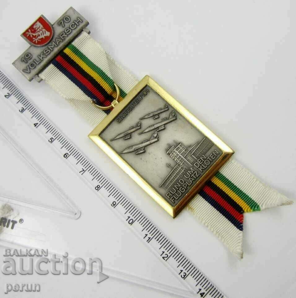 Livrarea MARȚUL POPORULUI - 1970 - AEROPORTUL KLOTEN - LUPĂTORI F 104 - MEDALIA