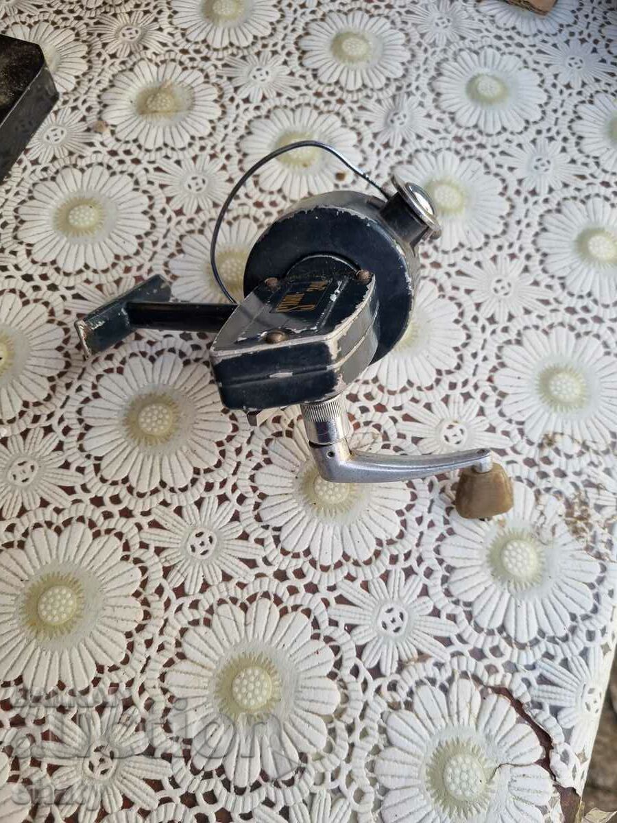 Delivery of Old fishing reel