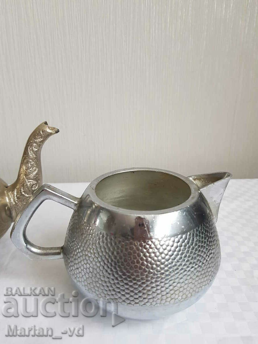 Small teapot and milk jug with price 20.00 BGN | € 10.23 Small teapot and milk jug with price 20.00 BGN | € 10.23