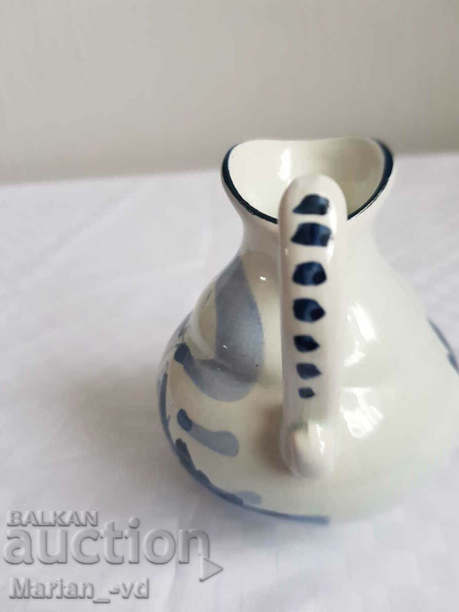 Delivery of Porcelain milk jug Delivery of Porcelain milk jug