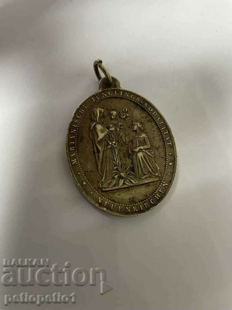 Veneration, undated oval medal of the Marian Youth Co - 7