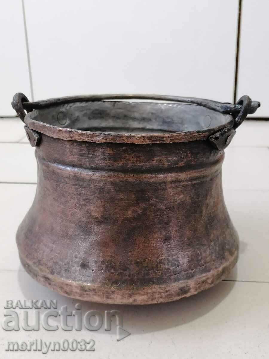 Παλαιό χάλκινο δοχείο, χάλκινο δοχείο με τιμή 69.00 BGN | € 35.28 Παλαιό χάλκινο δοχείο, χάλκινο δοχείο με τιμή 69.00 BGN | € 35.28