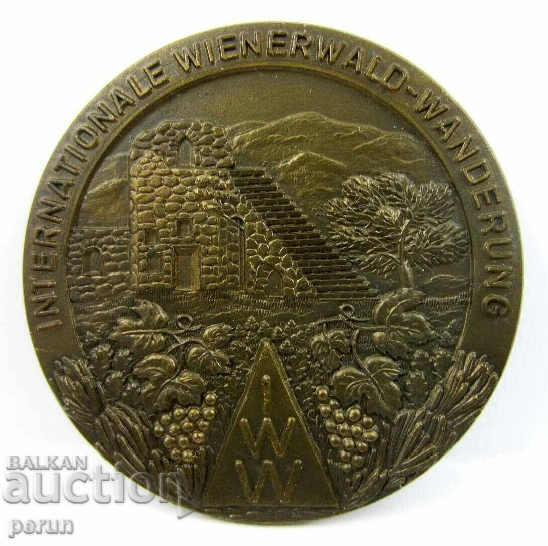 International March in the Vienna Forest-Old Badge-Bronze with price 7.00 BGN | € 3.58 International March in the Vienna Forest-Old Badge-Bronze with price 7.00 BGN | € 3.58