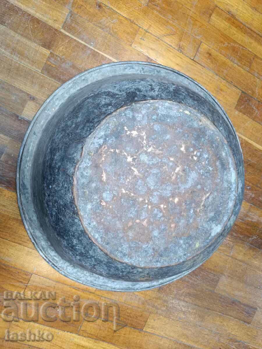 Auction Old copper basin Auction Old copper basin