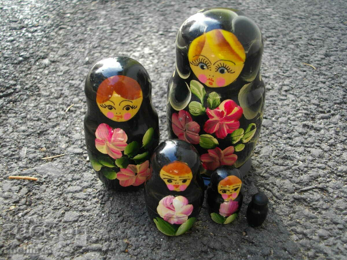 MATRYOSHKIS cu preț 40.00 BGN | € 20.45
