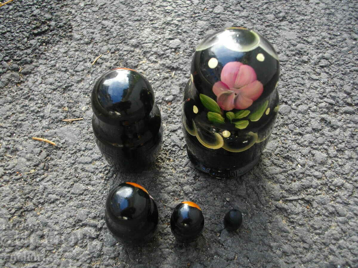 Livrarea MATRYOSHKIS