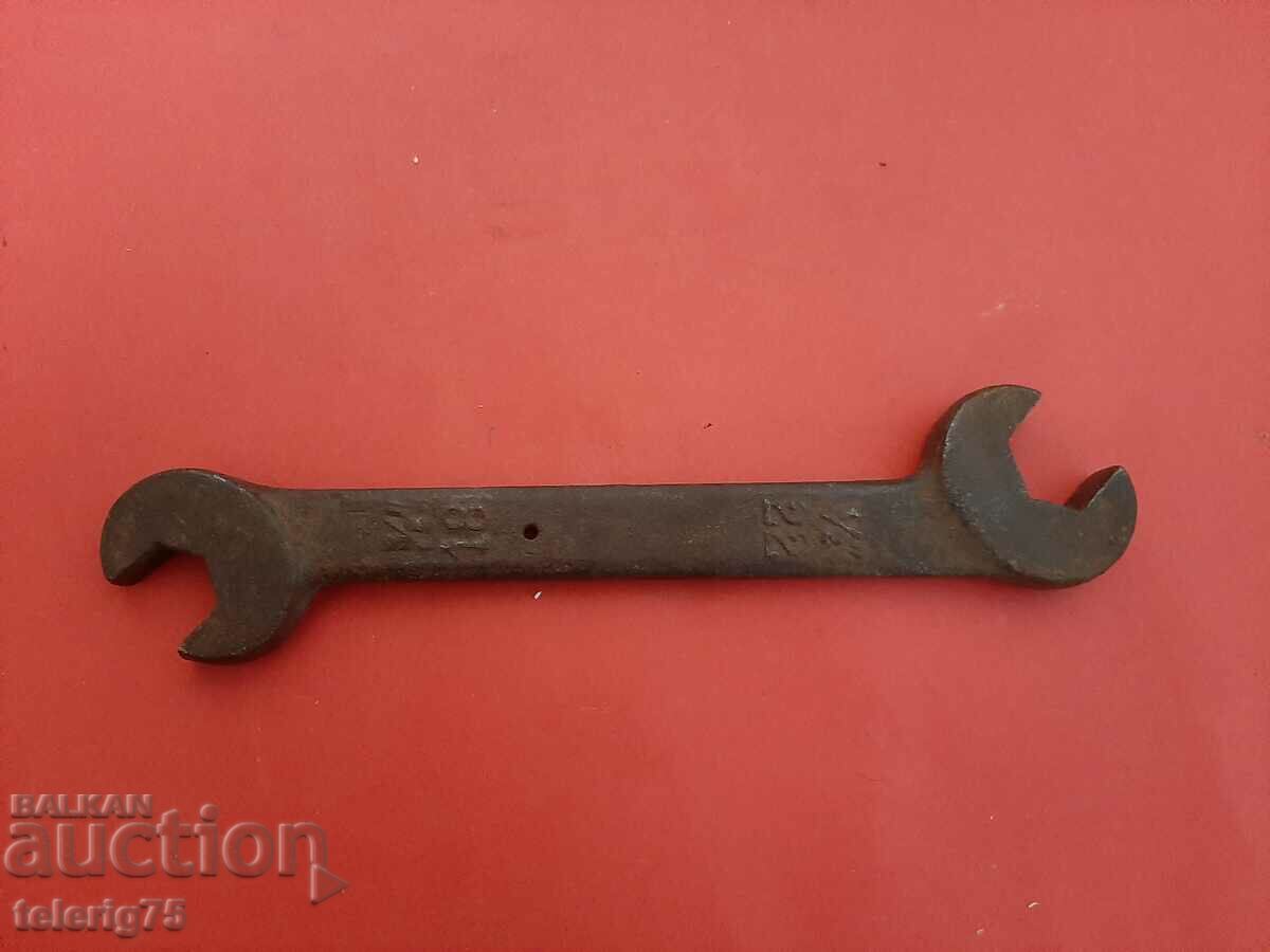 English Old Steel Wrench-18/22mm from the 1950s with price 15.00 BGN | € 7.67 English Old Steel Wrench-18/22mm from the 1950s with price 15.00 BGN | € 7.67