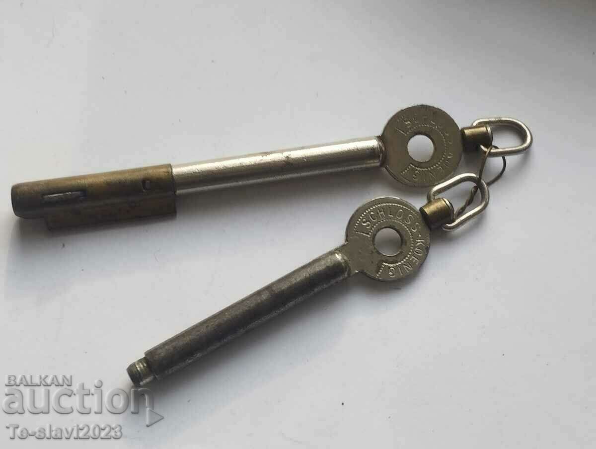 Old safe or cash register keys