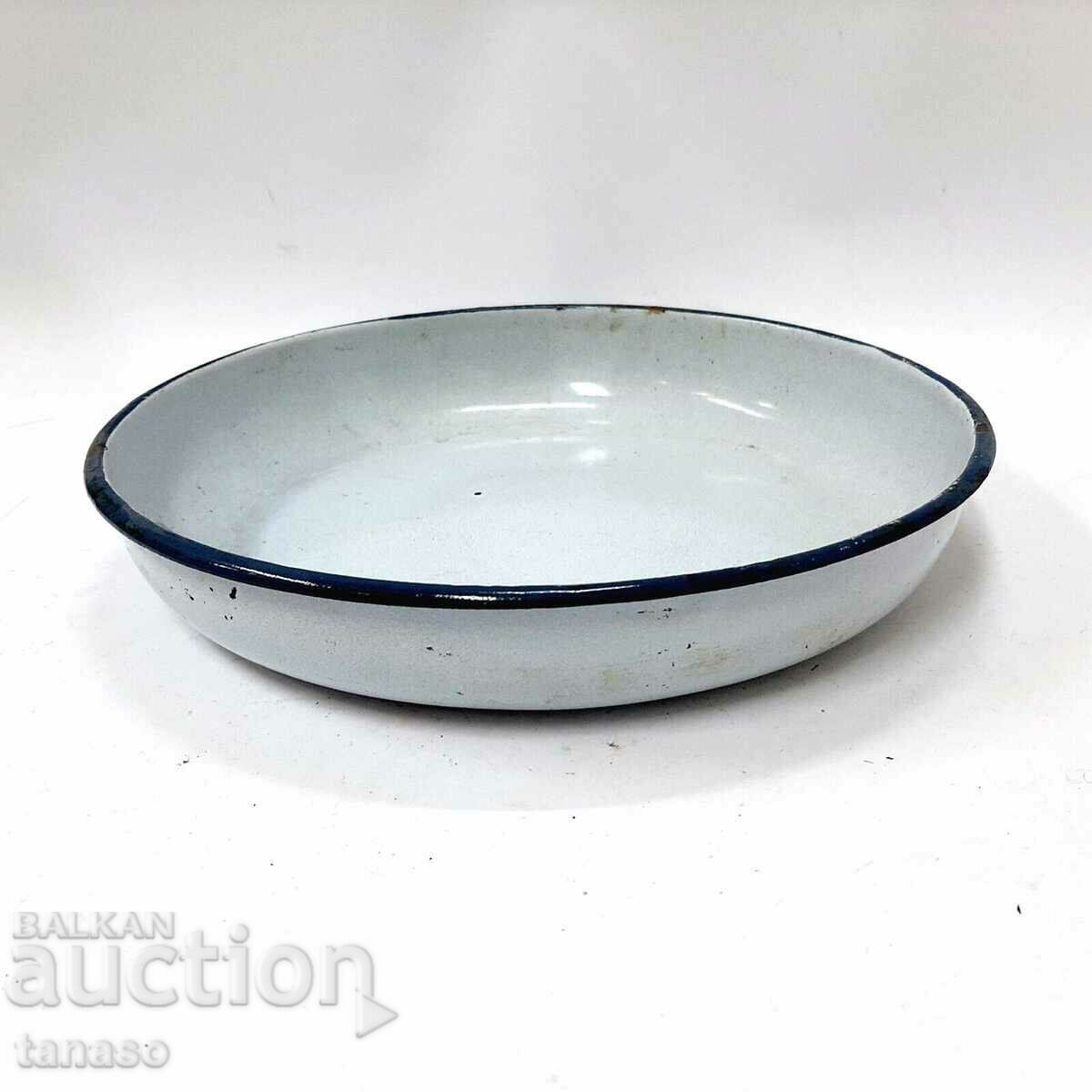 Old enameled round pan, panica (8.3) with price 8.00 BGN | € 4.09 Old enameled round pan, panica (8.3) with price 8.00 BGN | € 4.09