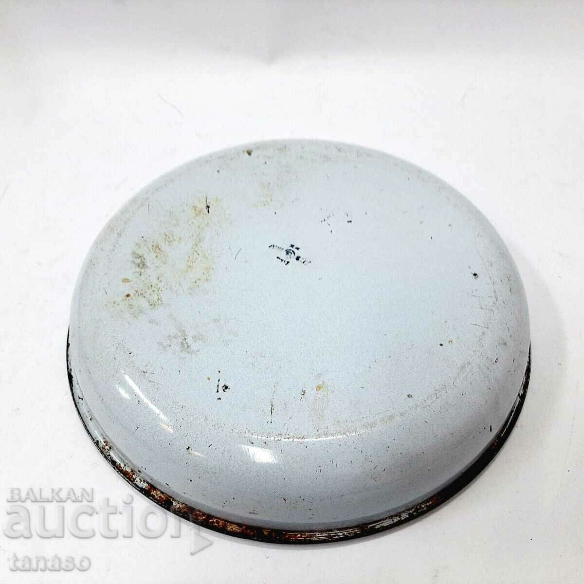 Auction Old enameled round pan, panica (8.3) Auction Old enameled round pan, panica (8.3)