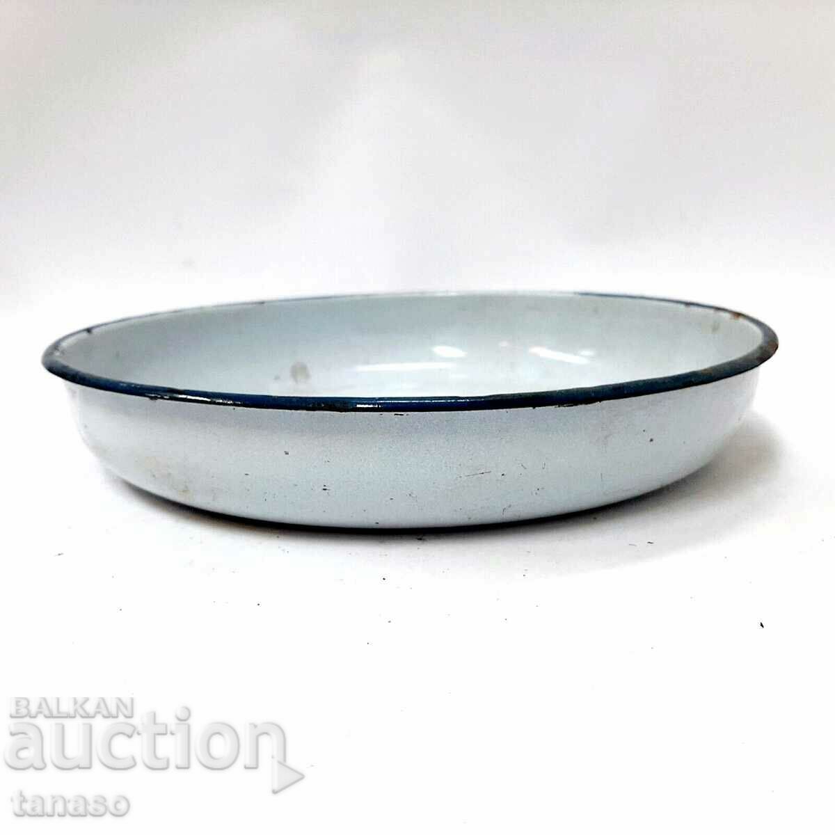 Delivery of Old enameled round pan, panica (8.3) Delivery of Old enameled round pan, panica (8.3)