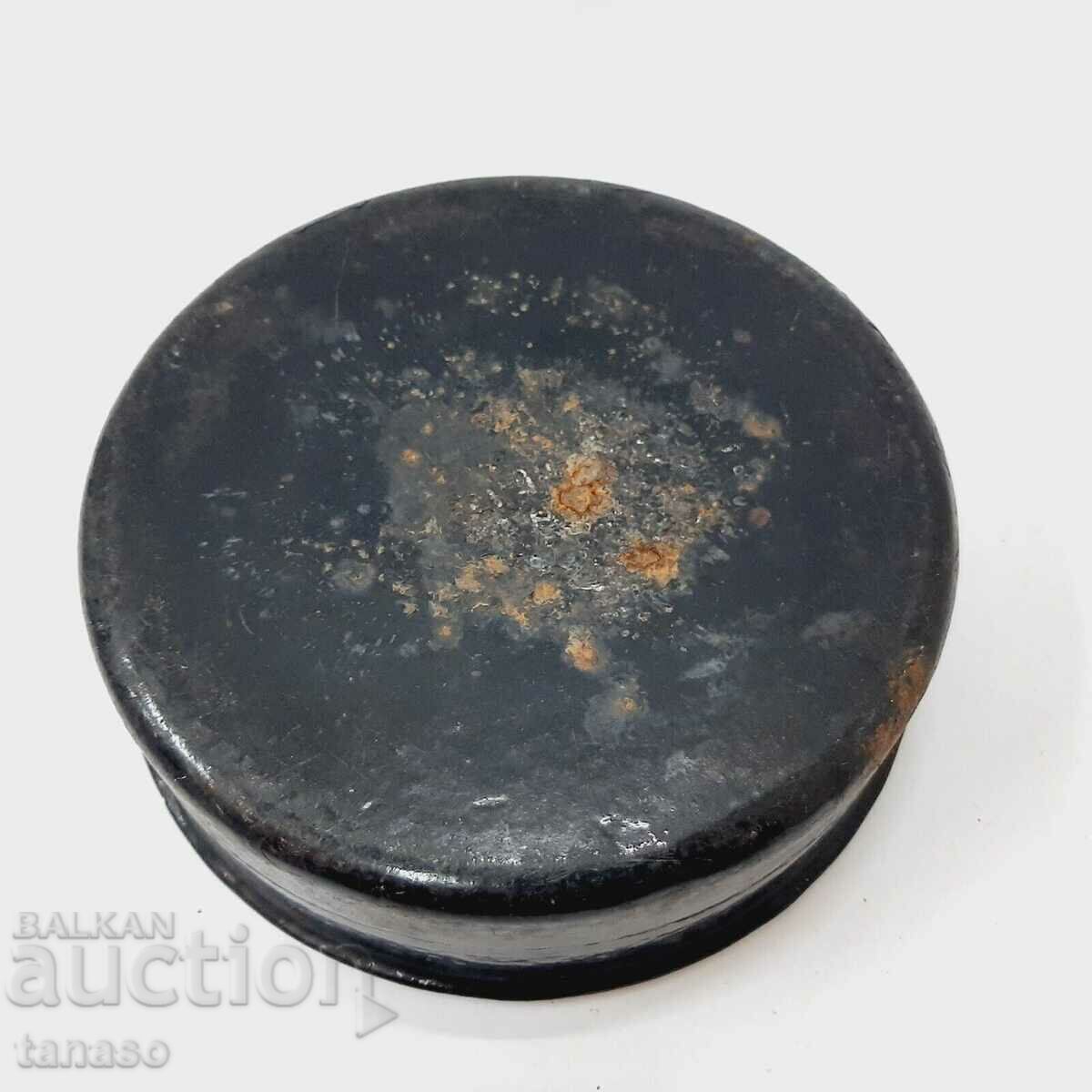 Old enameled round pan, panica (8.3) with price 5.00 BGN | € 2.56 Old enameled round pan, panica (8.3) with price 5.00 BGN | € 2.56