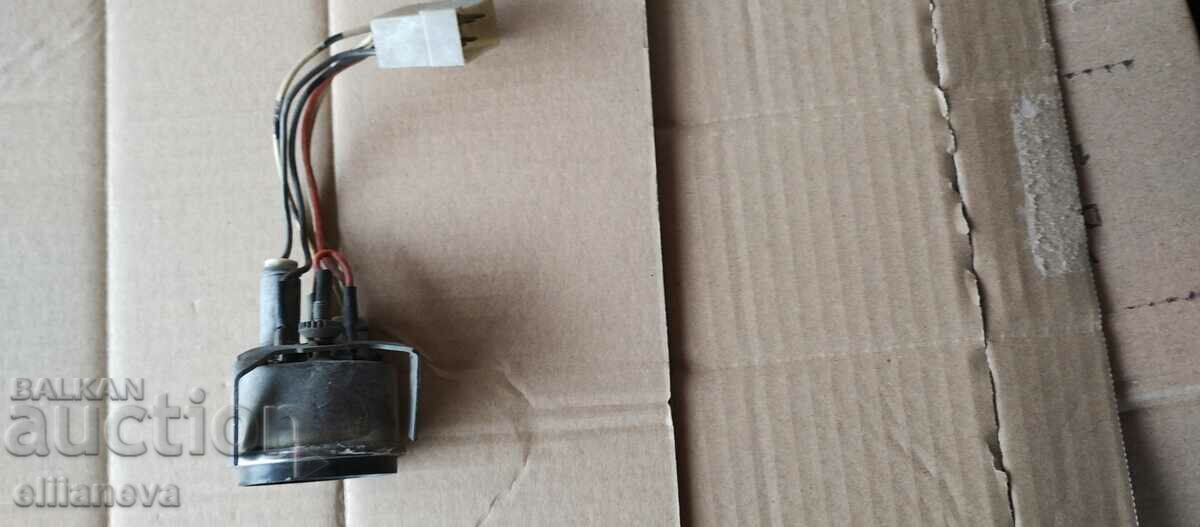 Lada oil pressure gauge with price 9.00 BGN | € 4.60 Lada oil pressure gauge with price 9.00 BGN | € 4.60