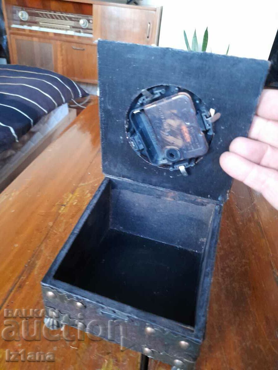 Old jewelry box - 6 Old jewelry box - 6