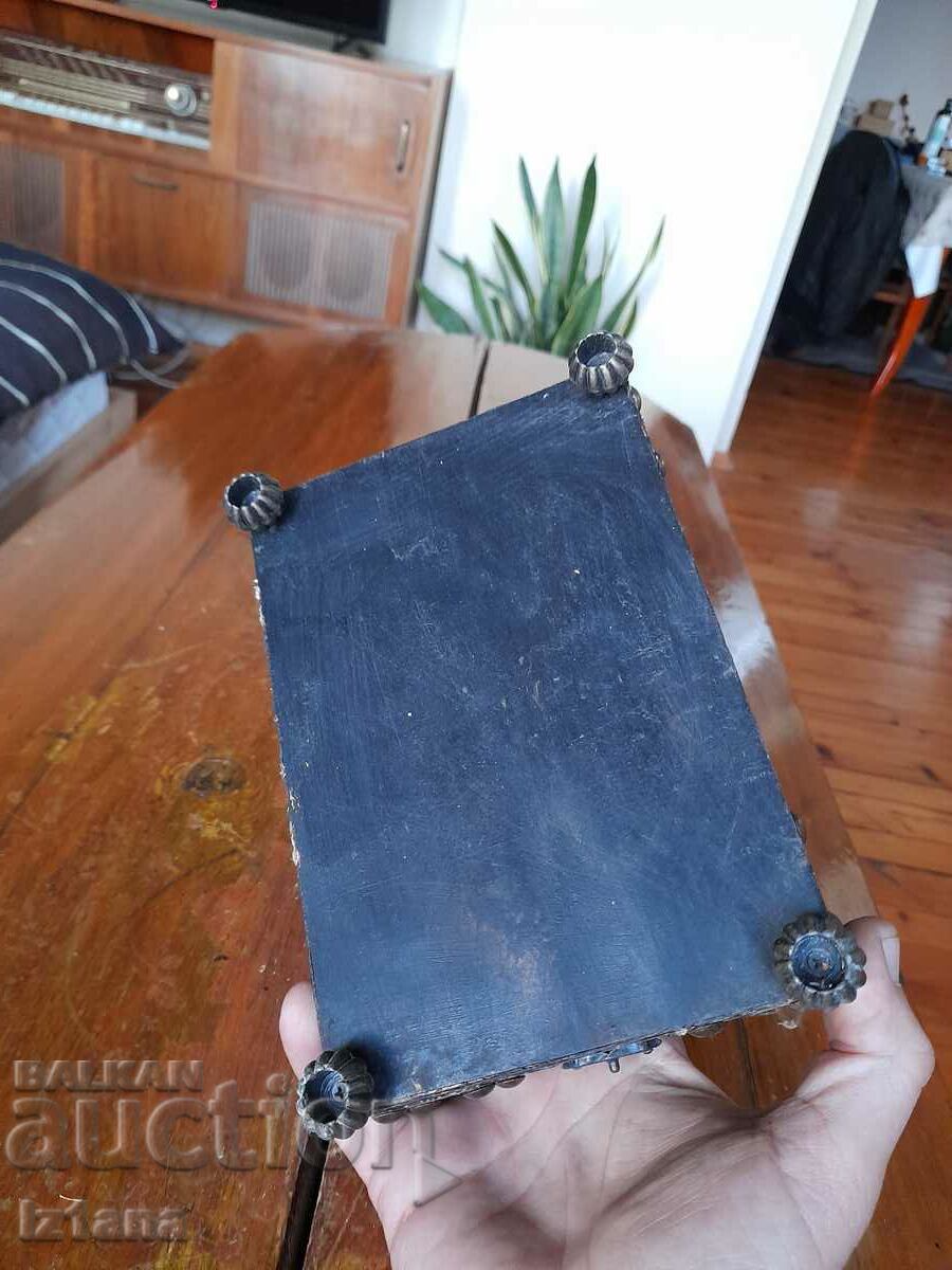 Old jewelry box - 7 Old jewelry box - 7