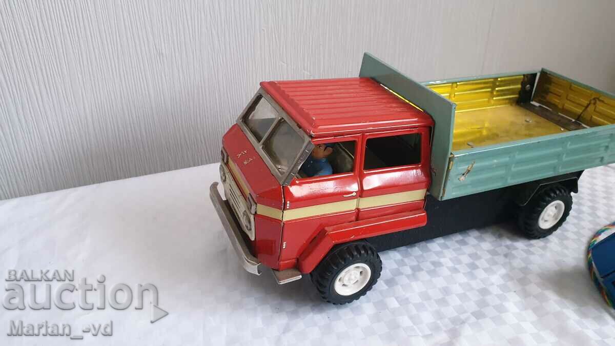 Auction Old Chinese tin toy dump truck with remote control Auction Old Chinese tin toy dump truck with remote control