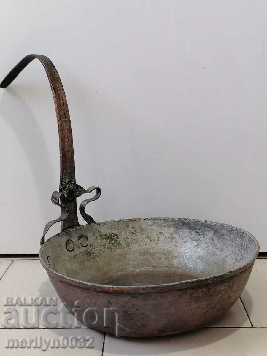 Old copper pan, copper, tray, copper vessel with price 79.00 BGN | € 40.39 Old copper pan, copper, tray, copper vessel with price 79.00 BGN | € 40.39