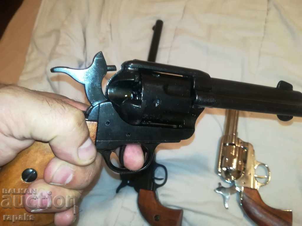 Cowboy COLT /pistol-revolver/ Colt, not firing cartridges with price 250.00 BGN | € 127.82 Cowboy COLT /pistol-revolver/ Colt, not firing cartridges with price 250.00 BGN | € 127.82