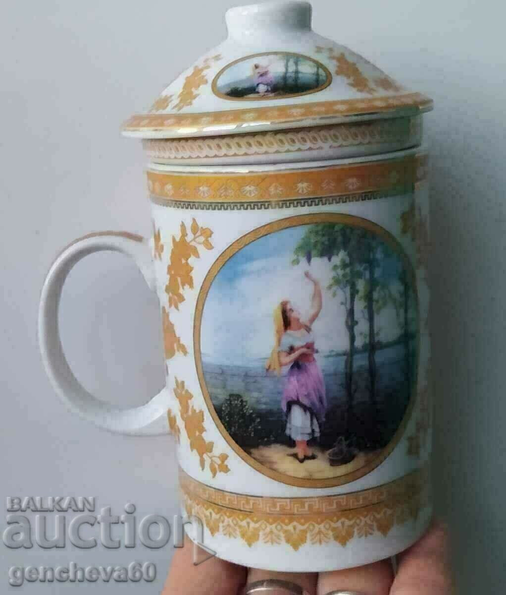 Delivery of Designer tea cup in 3 parts, porcelain, marking Delivery of Designer tea cup in 3 parts, porcelain, marking