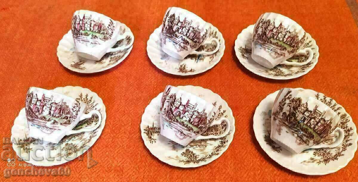 A beautiful JOHNSON BROS English tea set A beautiful JOHNSON BROS English tea set