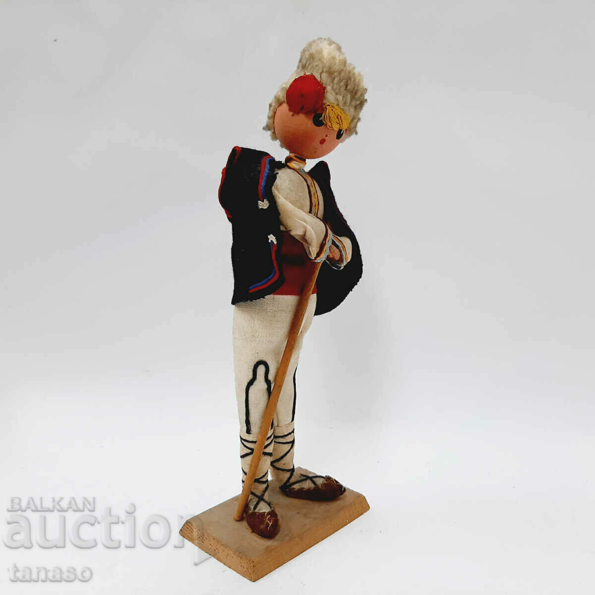 Παλιά ξύλινη, έθνικ, οικιακή κούκλα, βοσκός (9.1) με τιμή 30.00 BGN | € 15.34