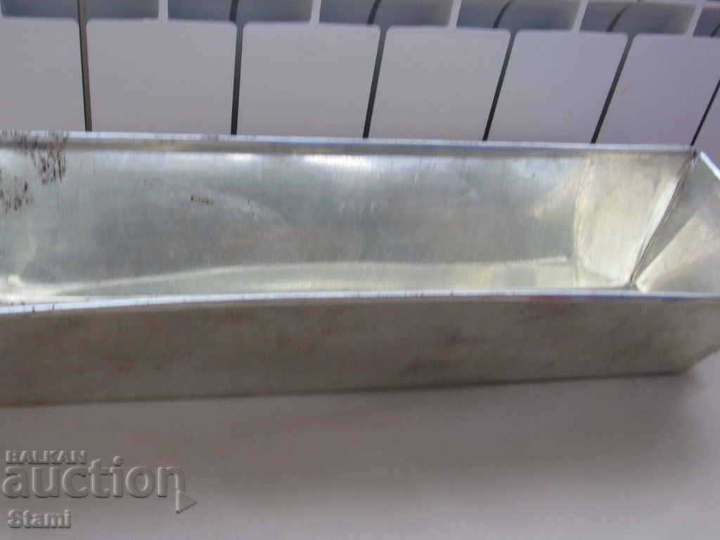 Delivery of Tin tin cake pan from the time of the soca