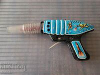 Колекционерска тенекиена играчка пистолет от соца