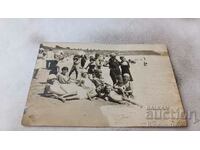 Doamna Messemvria Femeie fete și copii pe malul mării 1924