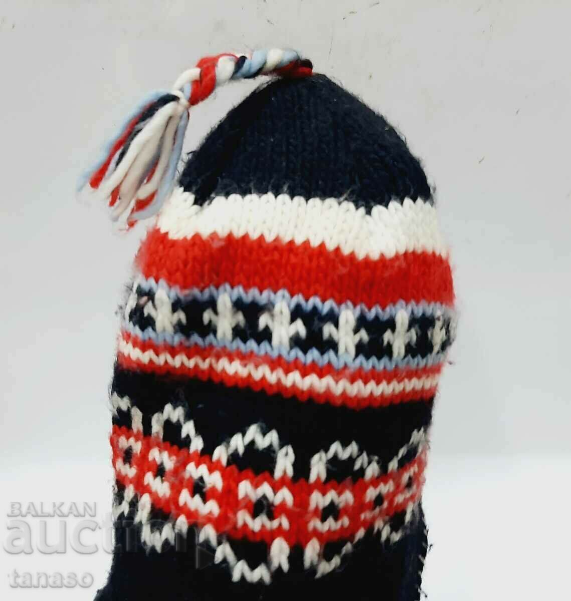 Auction Children's/women's knitted beanie hat (17.3) Auction Children's/women's knitted beanie hat (17.3)