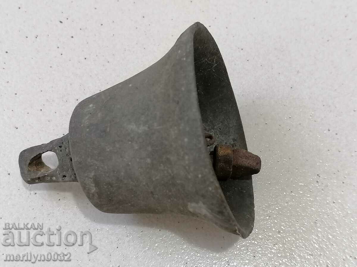 Delivery of Old bronze bell, bell, chan, clapper, chime
