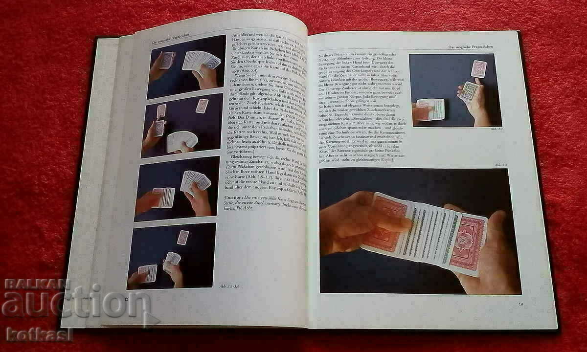 Magic Up Close Cards Focus hardcover excellent condition - 5 Magic Up Close Cards Focus hardcover excellent condition - 5