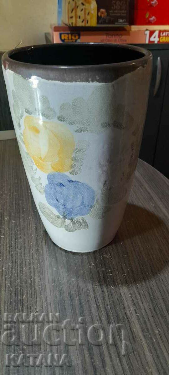 Ceramic vase Ceramic vase