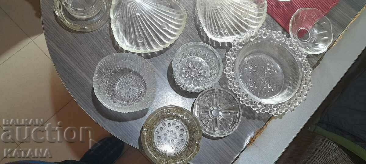 Auction Service, Glass bowls things lot Auction Service, Glass bowls things lot