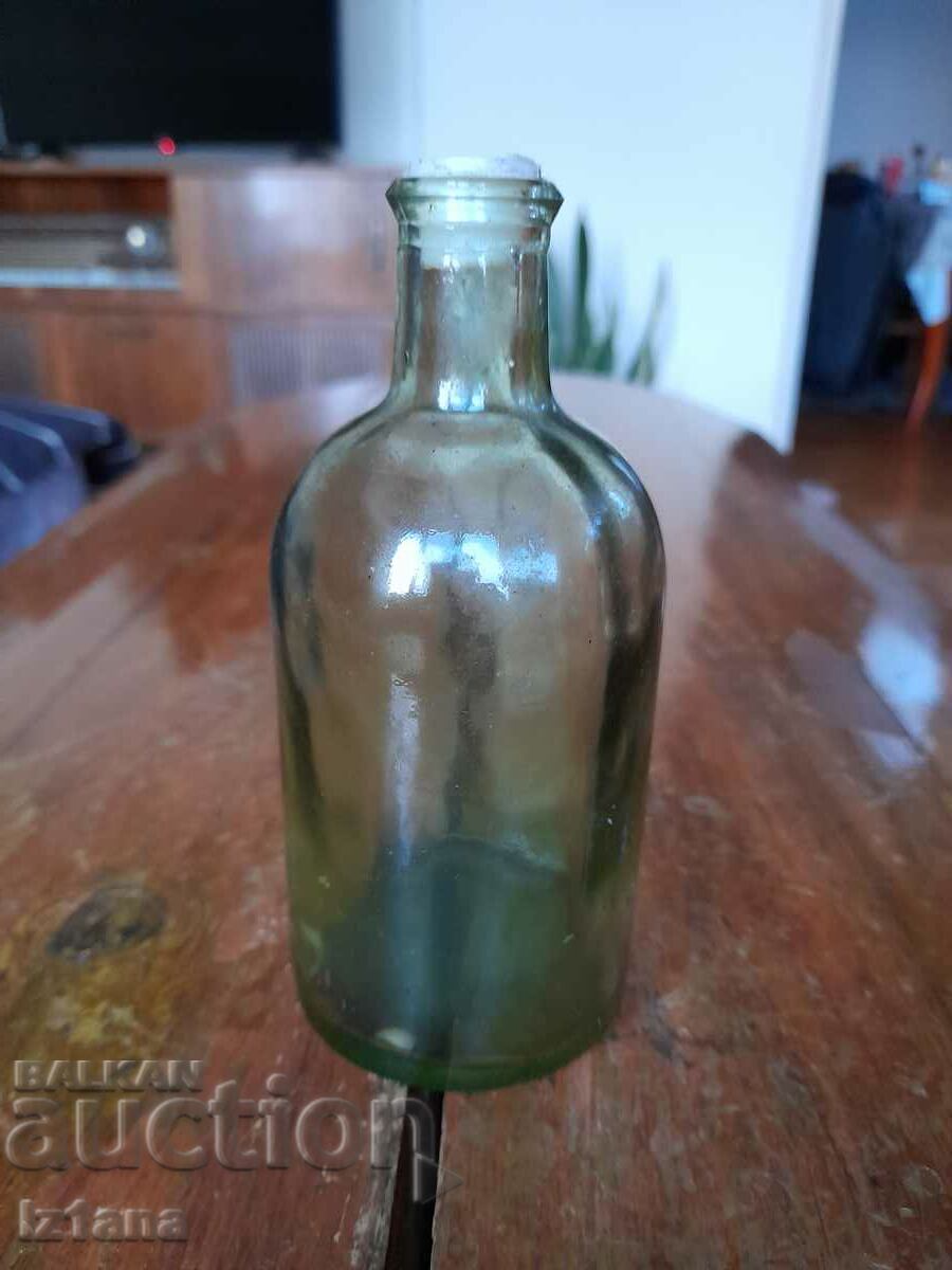 Sticla veche de farmacie cu preț 15.00 BGN | € 7.67 Sticla veche de farmacie cu preț 15.00 BGN | € 7.67