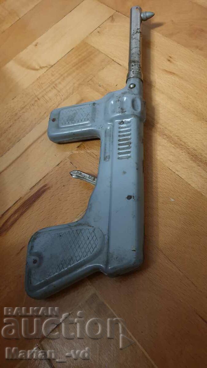 Доставка на Соц.ламаринена играчка пистолет Доставка на Соц.ламаринена играчка пистолет