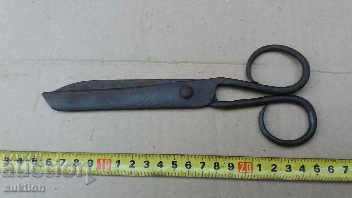 FORGED RENAISSANCE SCISSORS with price 13.99 BGN | € 7.15 FORGED RENAISSANCE SCISSORS with price 13.99 BGN | € 7.15