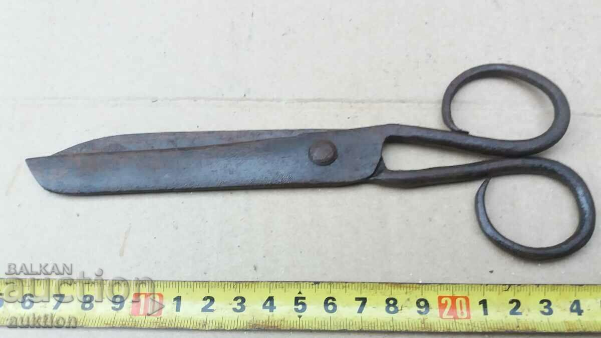 Auction FORGED RENAISSANCE SCISSORS Auction FORGED RENAISSANCE SCISSORS