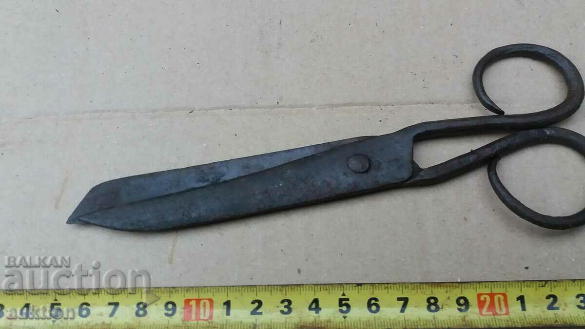 FORGED RENAISSANCE SCISSORS - 5 FORGED RENAISSANCE SCISSORS - 5